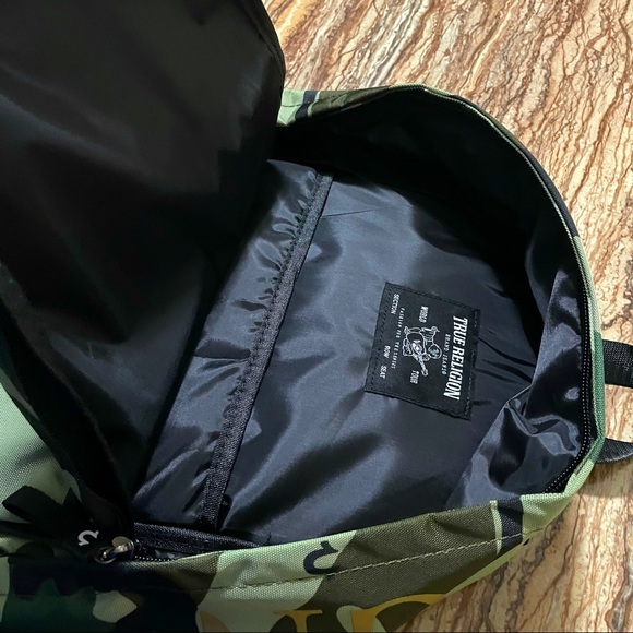 True Religion - Picture 5 of 6